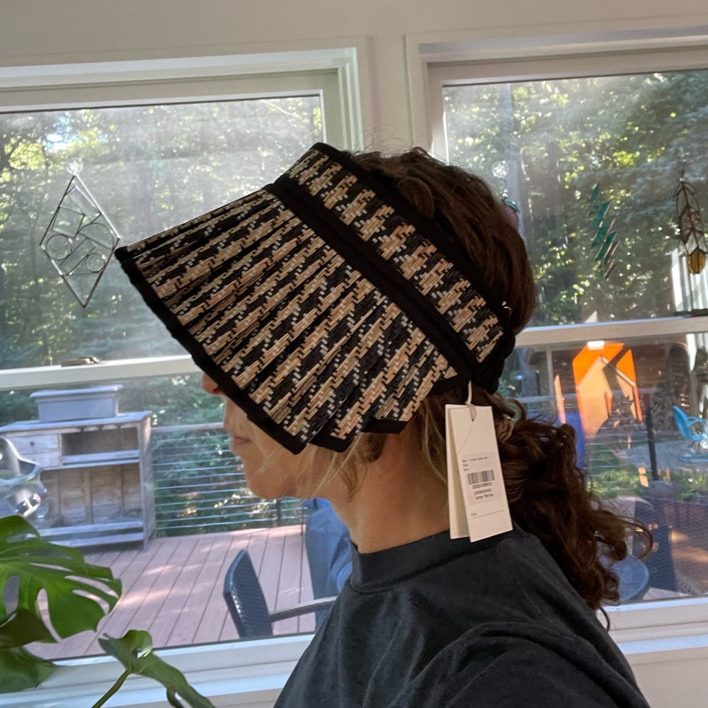 Lorna Murray Sun Visor, New In Box with Dust Bag.  Size Small.